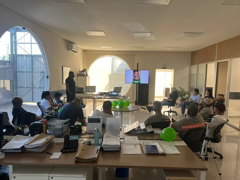 Aula de segurança e saúde ocupacional para trabalhadores
